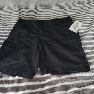 Athleta New Black Trekkie 2.0 Bermuda Shorts
